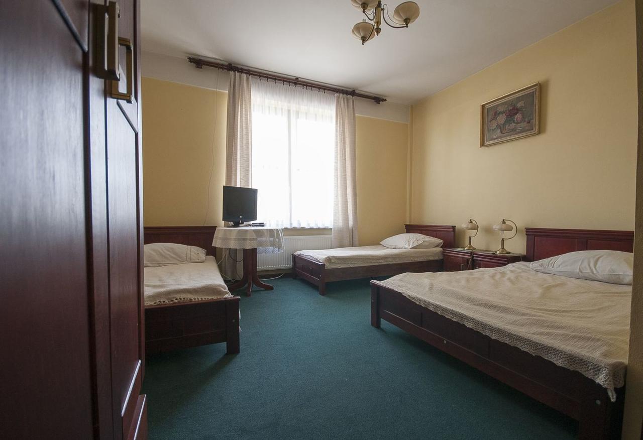 Hotel Restauracja Pod Parowozem Ostrowiec Świętokrzyski المظهر الخارجي الصورة