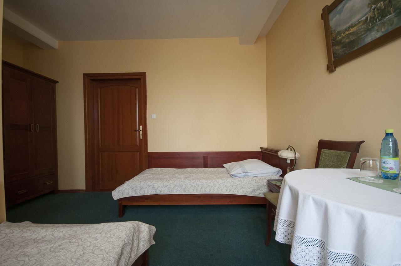 Hotel Restauracja Pod Parowozem Ostrowiec Świętokrzyski المظهر الخارجي الصورة