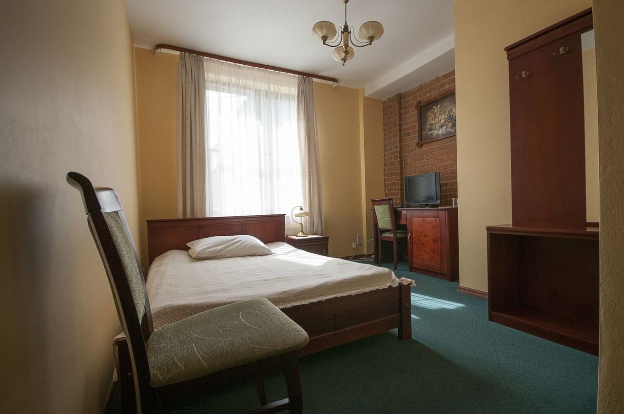 Hotel Restauracja Pod Parowozem Ostrowiec Świętokrzyski المظهر الخارجي الصورة
