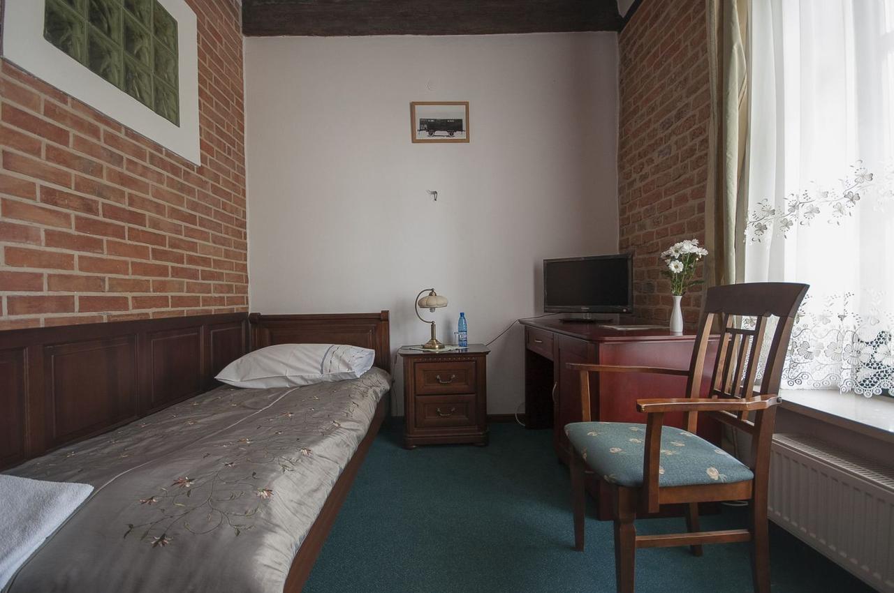Hotel Restauracja Pod Parowozem Ostrowiec Świętokrzyski المظهر الخارجي الصورة