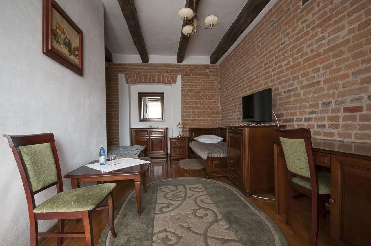 Hotel Restauracja Pod Parowozem Ostrowiec Świętokrzyski المظهر الخارجي الصورة