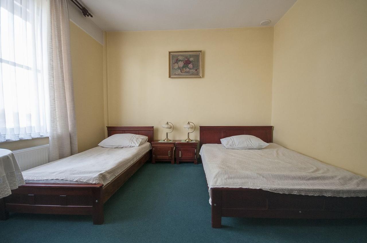 Hotel Restauracja Pod Parowozem Ostrowiec Świętokrzyski المظهر الخارجي الصورة